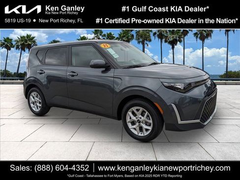 Certified 2025 Kia Soul LX image 1