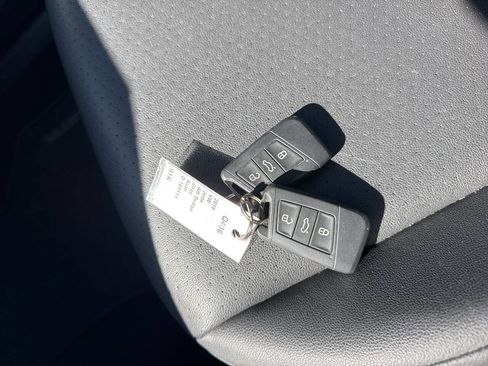Used 2019 Volkswagen Jetta SEL FWD image 16