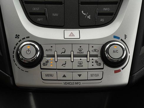 Used 2017 Chevrolet Equinox Premier w/ Enhanced Convenience Package FWD image 27