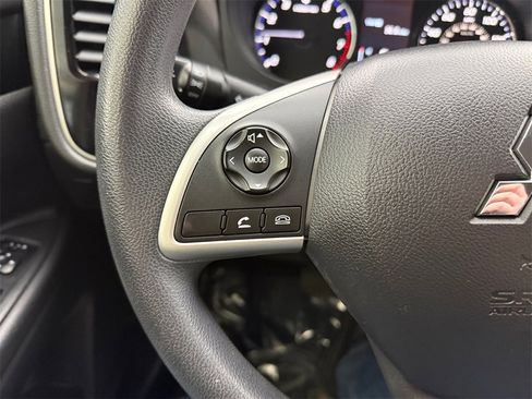 Used 2019 Mitsubishi Outlander ES image 32