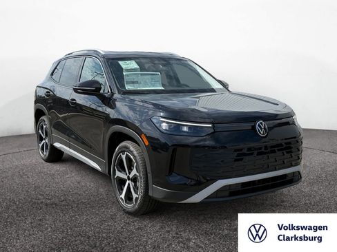 New 2025 Volkswagen Tiguan SE image 7