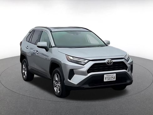 Used 2025 Toyota RAV4 XLE image 2