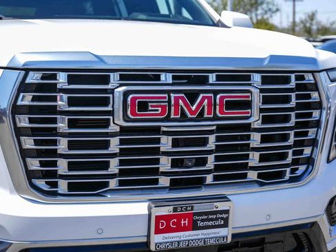Used 2025 GMC Yukon XL Denali AWD/4WD image 5