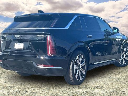 Used 2025 Cadillac Escalade IQ Luxury 2 w/ LPO, Premium Carpet Package AWD/4WD image 5