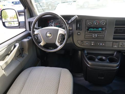 Used 2017 Chevrolet Express 2500 RWD image 20