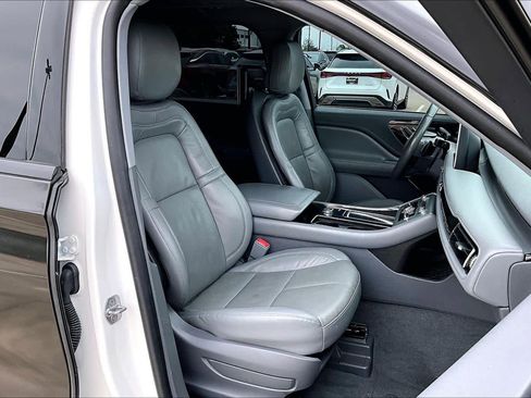 Used 2020 Lincoln Aviator Reserve w/ Equipment Group 201A RWD image 9