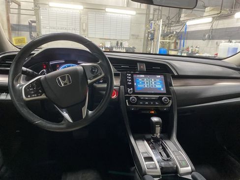 Certified 2019 Honda Civic EX image 17