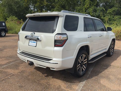 Used 2022 Toyota 4Runner Limited RWD image 4