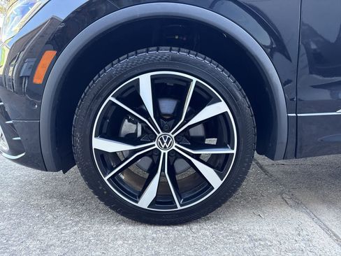 Used 2023 Volkswagen Tiguan SEL R-Line image 8