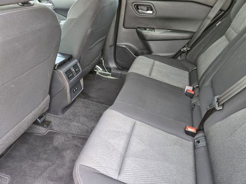 Used 2025 Nissan Rogue SV image 28