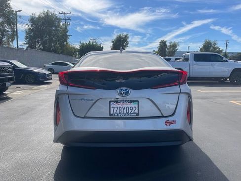 Used 2017 Toyota Prius Prime Plus w/ Preferred Accessory Package FWD image 3