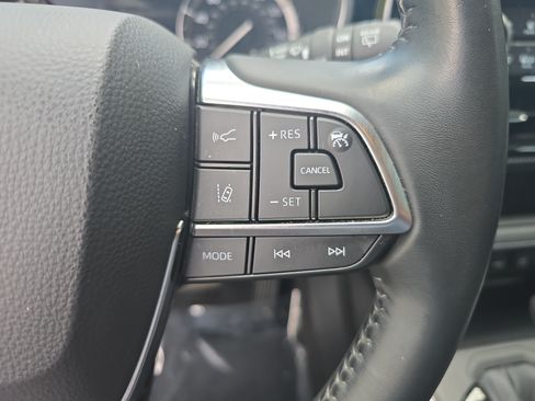 Used 2021 Toyota Highlander XSE FWD image 20