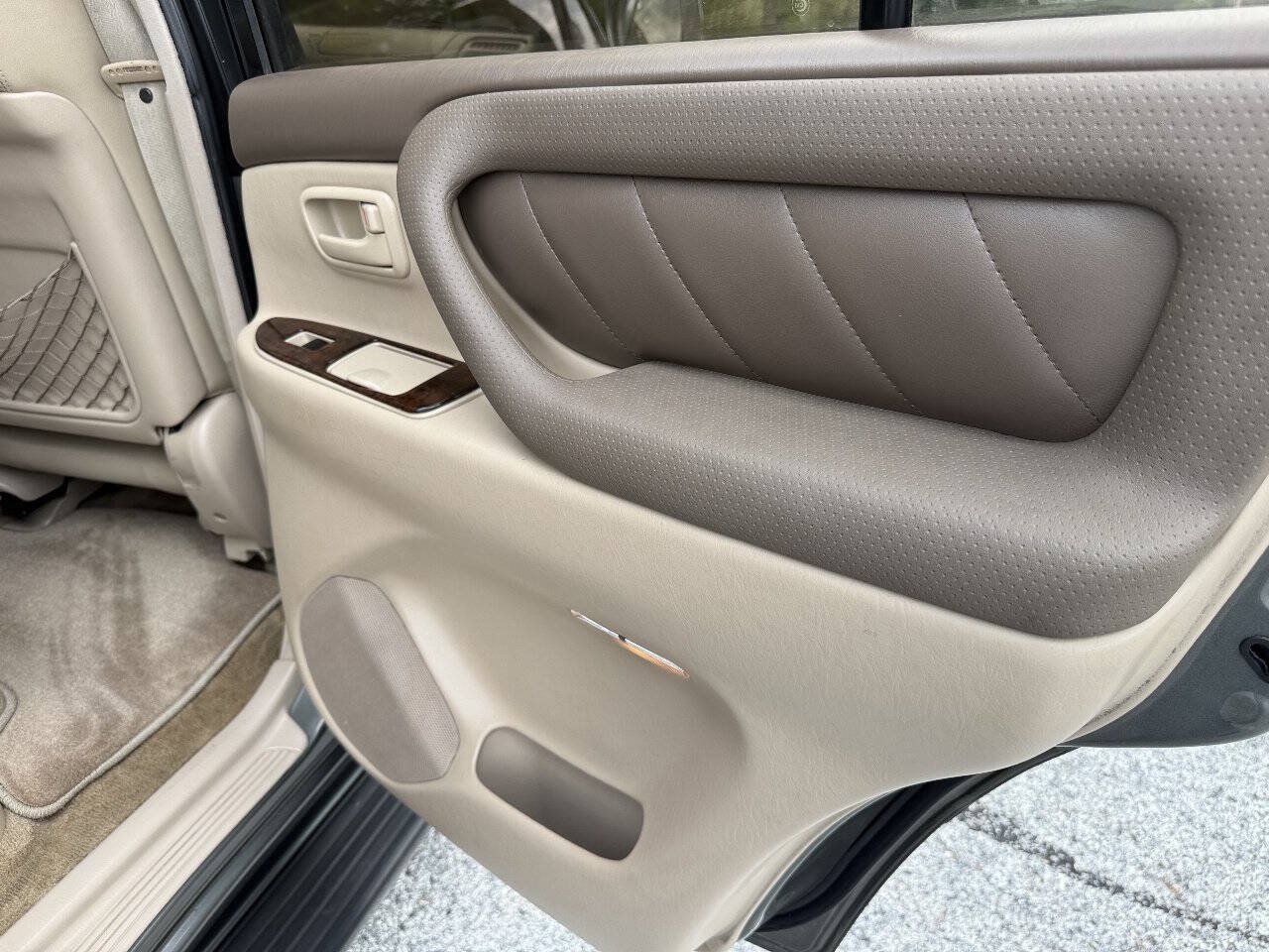 Used 2000 Toyota Land Cruiser AWD/4WD image 83