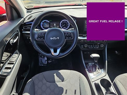 Certified 2022 Kia Niro LXS image 12