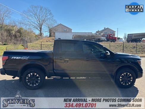 Used 2024 Nissan Titan PRO-4X w/ Pro-4x Convenience Package image 5