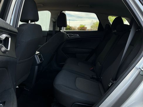 Used 2025 Kia Sportage LX image 11