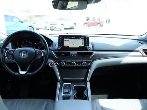 Used 2020 Honda Accord Touring image 10