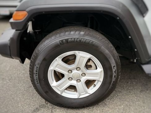 Used 2021 Jeep Wrangler Unlimited Sport image 18