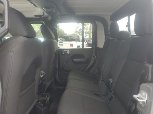 Used 2021 Jeep Gladiator Sport AWD/4WD image 13