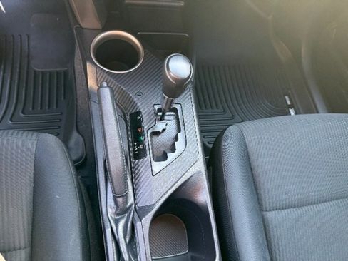 Used 2015 Toyota RAV4 LE image 27