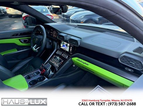 Used 2022 Lamborghini Urus image 24