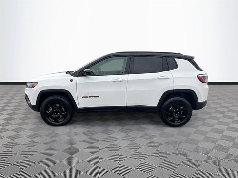 Used 2024 Jeep Compass Trailhawk image 4