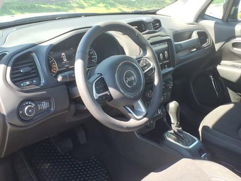 Used 2023 Jeep Renegade Altitude AWD/4WD image 7