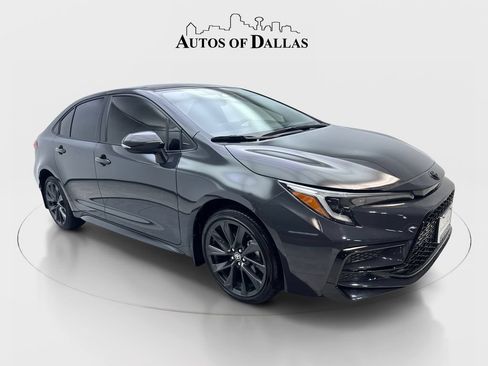 Used 2025 Toyota Corolla SE FWD image 4