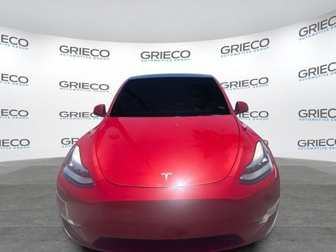 Used 2022 Tesla Model Y Long Range AWD/4WD image 3