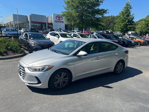 Used 2018 Hyundai Elantra SEL FWD image 2