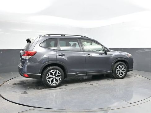 Used 2023 Subaru Forester Premium AWD/4WD image 2