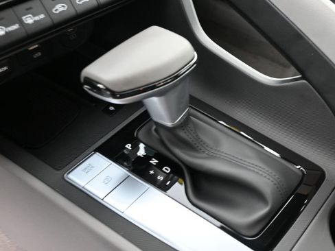 Certified 2025 Hyundai Elantra Sport image 25