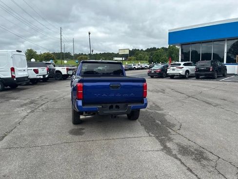 Used 2025 Toyota Tacoma SR5 RWD image 46
