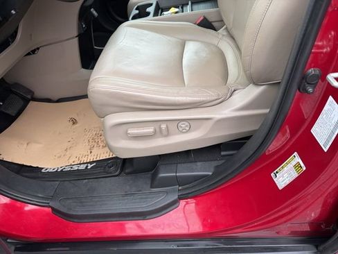 Used 2024 Honda Odyssey EX-L image 11