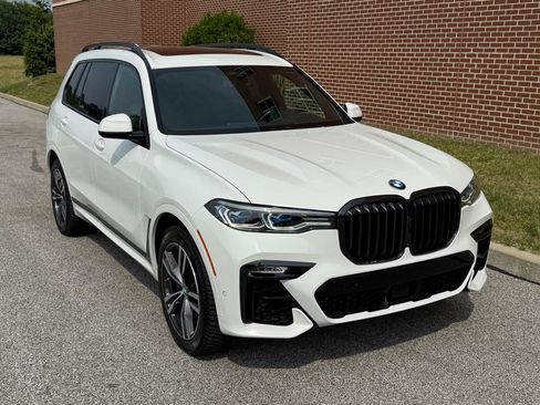 Used 2021 BMW X7 M50i AWD/4WD image 19
