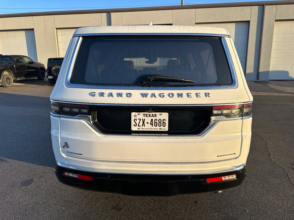 Used 2023 Jeep Grand Wagoneer L Series III AWD/4WD image 7