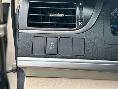 Used 2013 Toyota Camry LE image 25