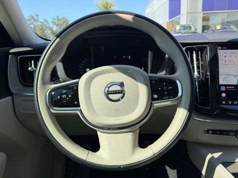 Certified 2023 Volvo XC60 B5 Plus AWD/4WD image 17