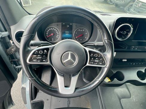 Used 2024 Mercedes-Benz Sprinter 3500 image 9