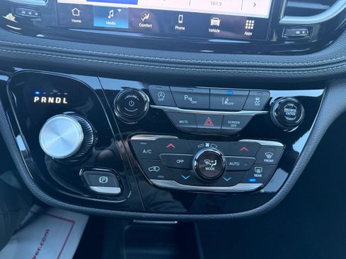 New 2026 Chrysler Pacifica Select FWD image 20
