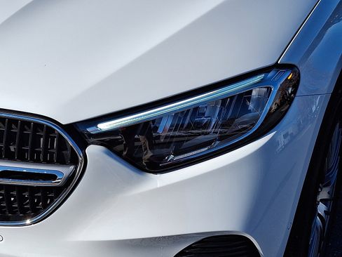 Certified 2026 Mercedes-Benz GLC 300 4MATIC image 9