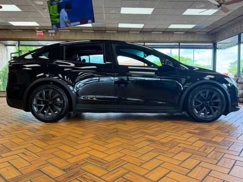 Used 2023 Tesla Model X AWD/4WD image 9