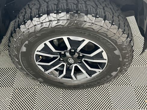 Used 2023 Toyota Tacoma TRD Sport image 11