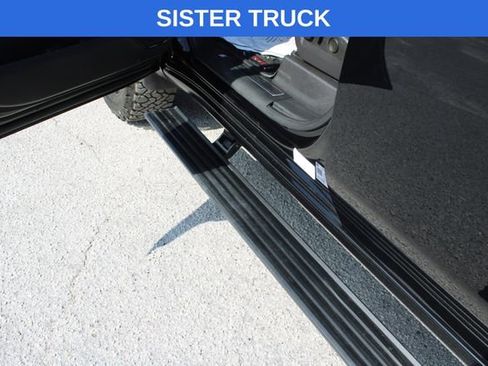 Used 2025 GMC Sierra 2500 AT4 w/ AT4 Premium Plus Package image 18