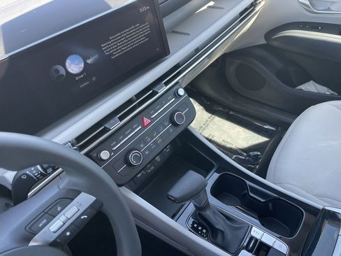 Used 2025 Hyundai Tucson SE image 21