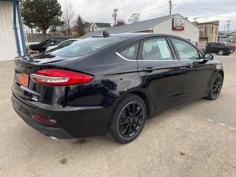 Used 2020 Ford Fusion SE image 16