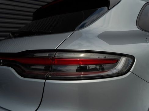 Used 2025 Porsche Macan image 17