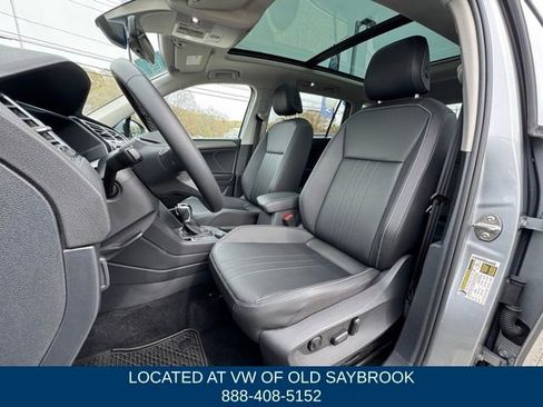 Certified 2023 Volkswagen Tiguan SE w/ Panoramic Sunroof Package AWD/4WD image 29