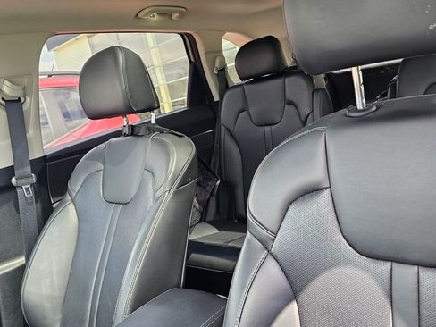 Used 2023 Kia Sorento SX AWD/4WD image 7