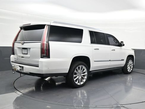Used 2019 Cadillac Escalade ESV Premium Luxury RWD image 5
